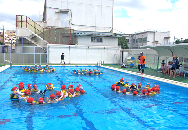 都内小学校での「水辺の安全教室」