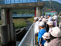 川から水を取り入れる