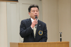 写真:B&G全国指導者会からの依頼事項を話すB&G全国指導者会川島副会長