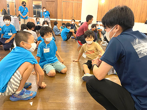 グループに分かれて自己紹介