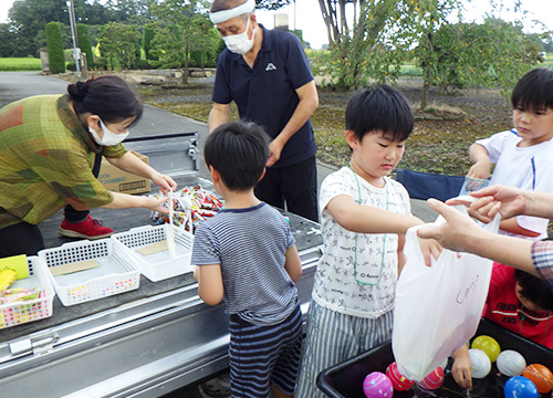 ミニ縁日の開催で楽しむ子どもたち