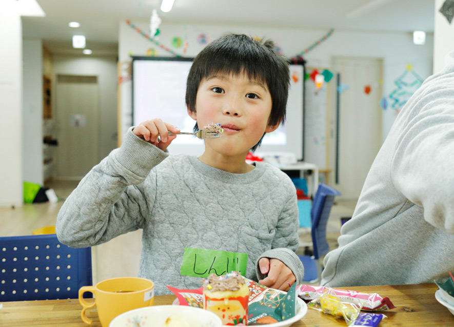 サンタさん登場！楽しいおやつタイム