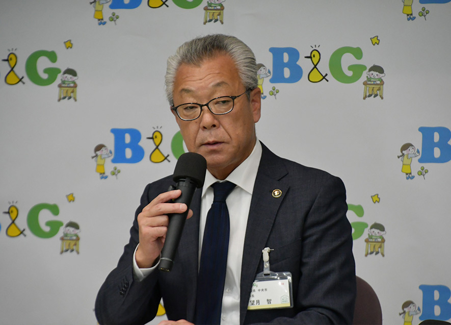 外国ルーツ支援の成果を語る山梨県中央市・望月智市長