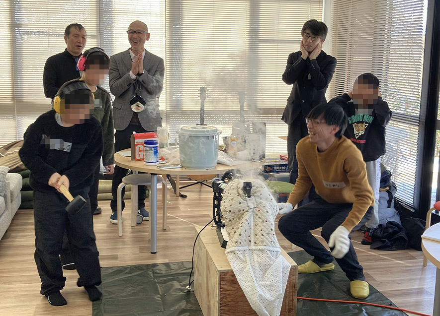  
											蓋開けにチャレンジ