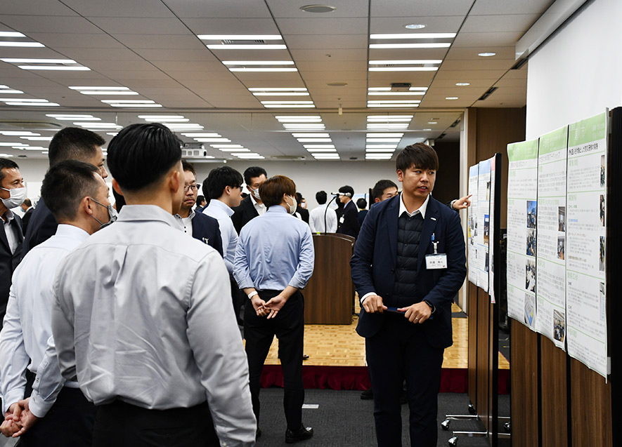 ポスターセッションの様子1