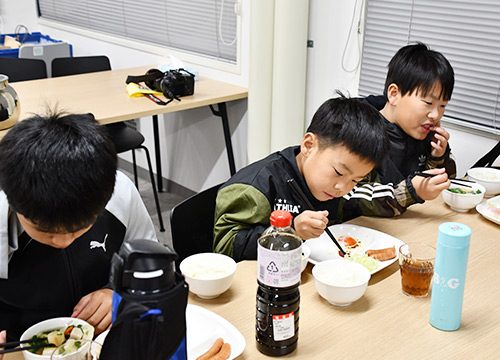 朝食の様子