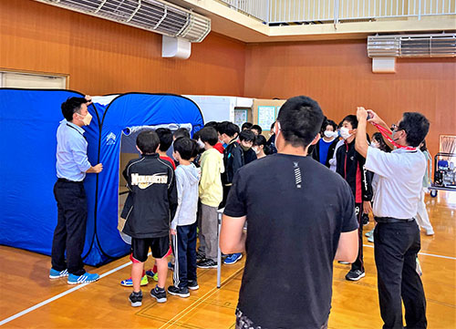 海洋センターの防災備品を見学