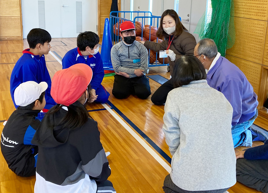 まずはチームごとに自己紹介。小・中・さつき園の合同チーム