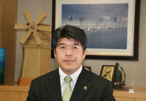 海東市長