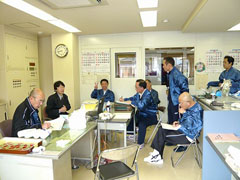 喜ぶ育成士会の面々