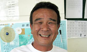 No.69 『沖縄の海に学び親しんだ、我が指導者人生』沖縄海洋センター指導者として、35年にわたって海に出続けた
小橋川朝功さん