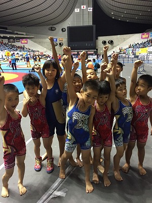 全国少年少女レスリング選手権大会では、出場した全員が入賞を果たしました！