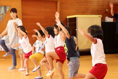  「がんばろう熊本！」第1弾は南阿蘇村で運動教室。園児91名が元気にからだを動かす