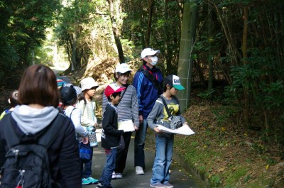 ウォークラリーの様子 和気あいあいと楽しんでいます