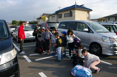 最後はいつもの場所で解散　みんな疲れた様子でした