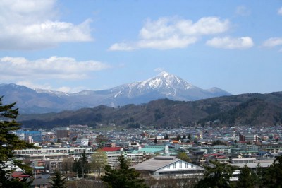 会津若松市内と磐梯山