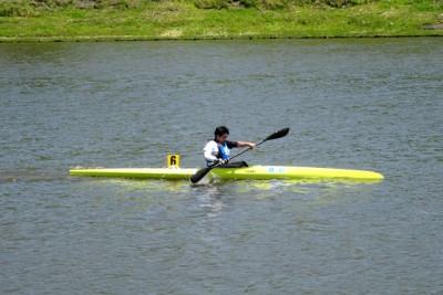 パラK-1レースの様子。リオネジャネイロパラリンピックから正式種目となったパラカヌー。今回が2回目のパラカヌー選手権大会で1名のみだった。練習環境も、専用艇や選手層も少ないのが現状で、道内で選手発掘を行っている