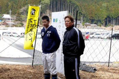 朝倉市甘木海洋センター　古賀博隆さん築上町海洋センター植樹リーダーの速水雄多さんにも、助っ人でご参加いただきました。