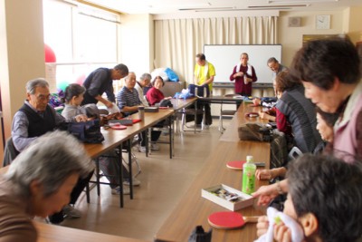 休憩タイム。お菓子を食べてお茶を飲む、もぐもぐタイムが大切