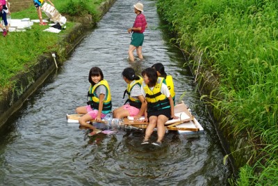 4人乗りに成功した女の子たち