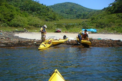 かなり以前の写真ですが、西ノ島の漂流ごみです