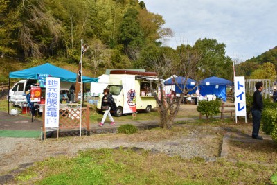 地元物販会場、JA女性部や地元のお店、ワゴン販売など