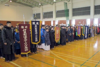 集合した勝負前はピリピリした雰囲気