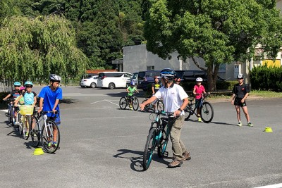 自転車の前後ブレーキ操作実技