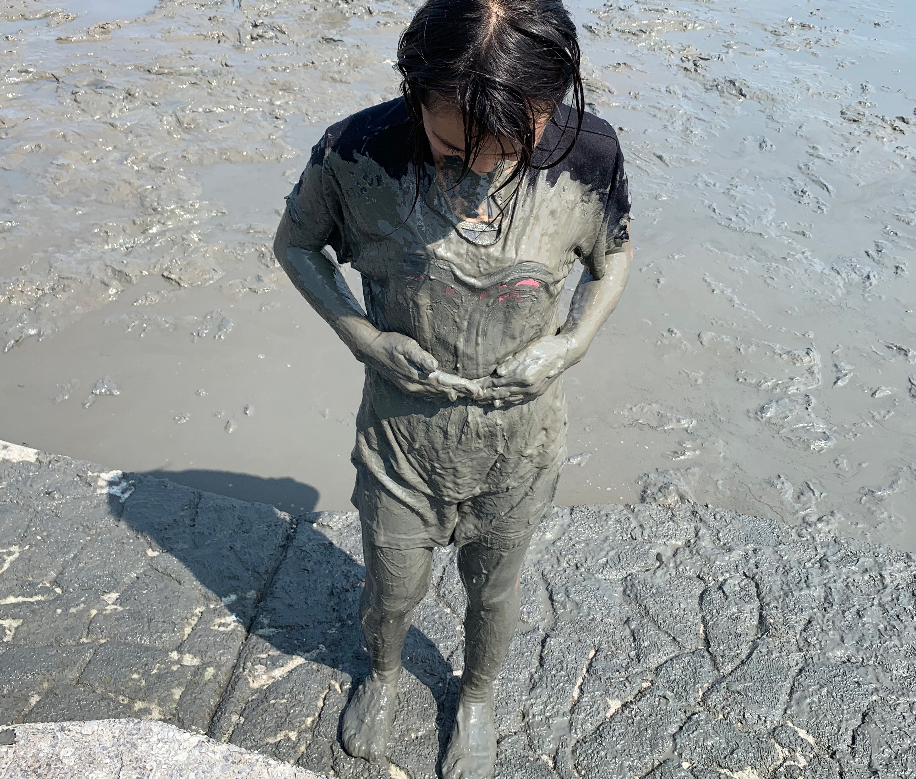 泥だらけの 干潟体験 でふるさとの良さを知ろう 自然体験事業 ネイチャー 職員ブログ B G財団