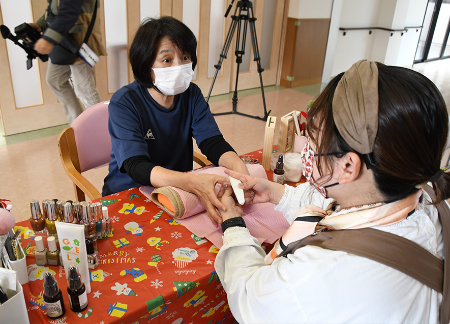 爪磨き