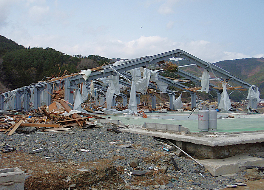 プールの被災写真