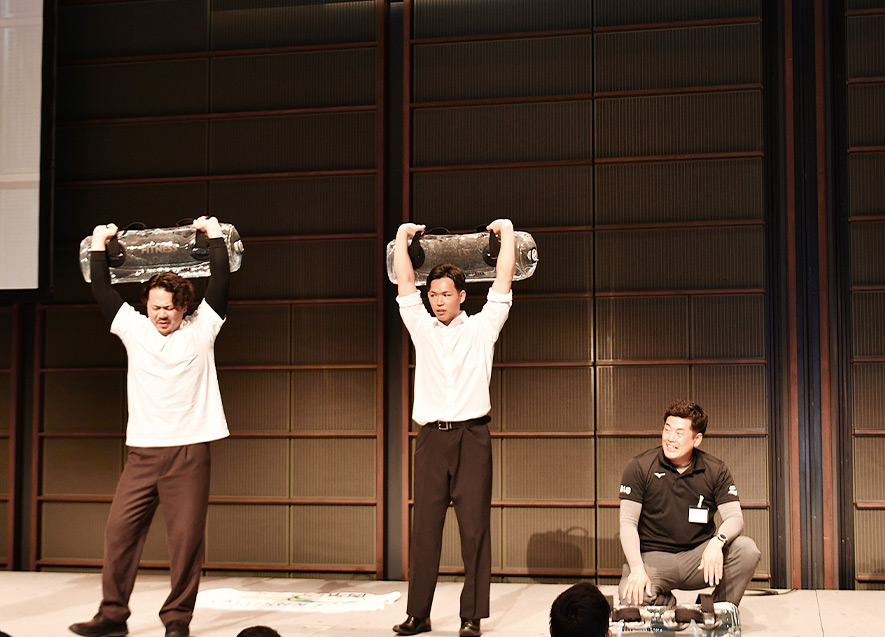 ブロック対抗「怪力！全指会一（重量挙げ）」