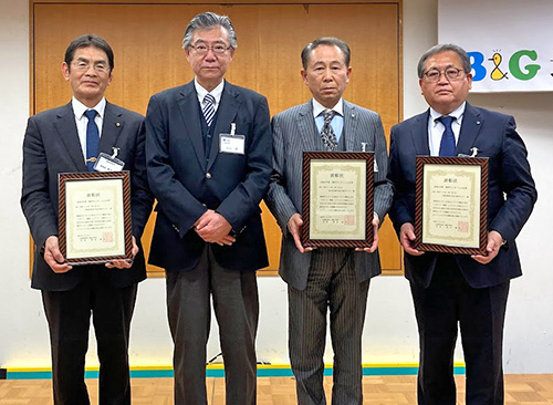 右から千葉県鋸南町 内田正司副町長、栃木県芳賀町 見目匡町長、B&G財団 古山透常務理事、群馬県明和町 金子博教育長