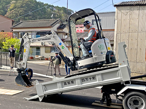 重機オペレーターによる操作デモンストレーション