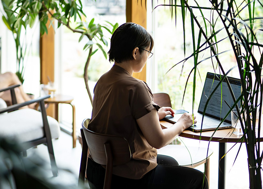 気軽に立ち寄りそれぞれの時間を過ごす