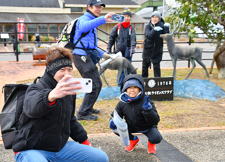 チェックポイント通過を示す自撮り